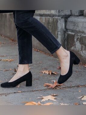 Margaux The Heel Black Suede Pump Size 7.5
